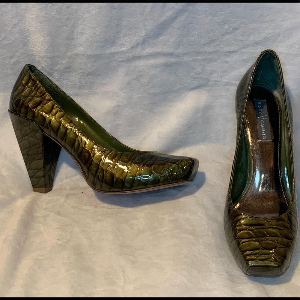 Green Vince Camuto Faux Crocodile Heels sz8.5